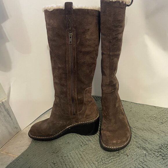 UGG Hartley Winter brown suede tall Boot wedge heel zip side Size 8 - Picture 2 of 11
